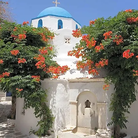 Dina Parikia (Paros)