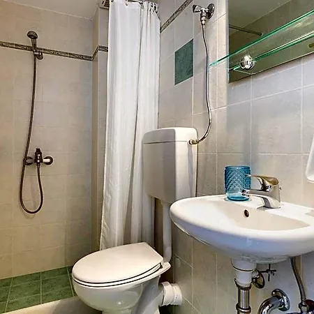 Hotel Dina *